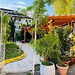 Gasthof Loving Hut & Restaurant