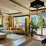 Penzion Loving Hut & Restaurant Sankt Kanzian am Klopeiner See