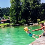 Gasthof Loving Hut & Restaurant