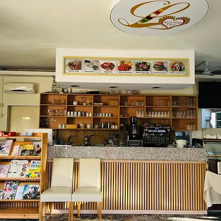 Loving Hut & Restaurant Penzion *