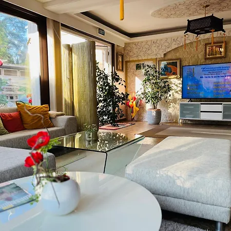 Penzion Loving Hut & Restaurant