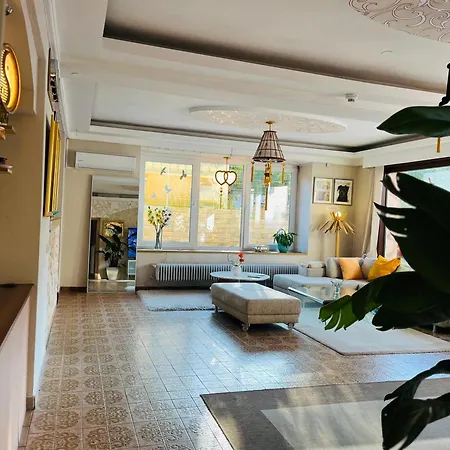 Loving Hut & Restaurant Guest house