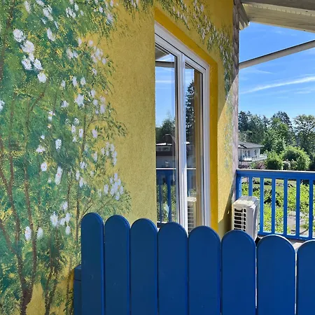 Guest house Loving Hut & Vegan Restaurant 3*