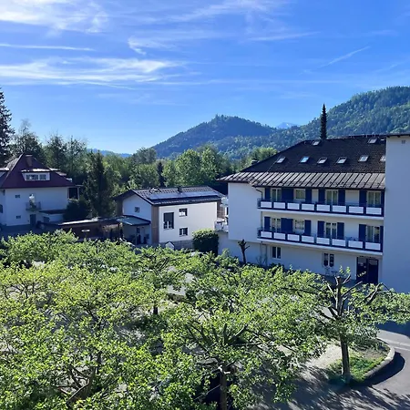 Loving Hut & Vegan Restaurant Guest house 3*