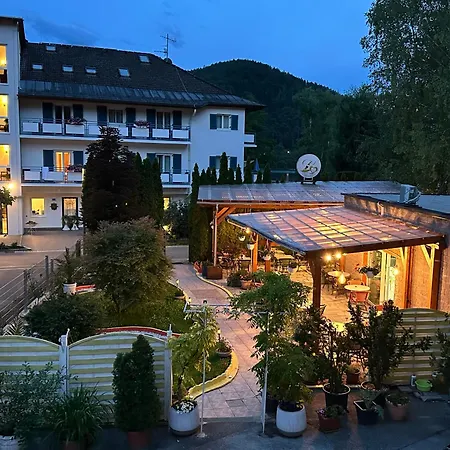 Loving Hut & Vegan Restaurant Guest house Sankt Kanzian am Klopeiner See