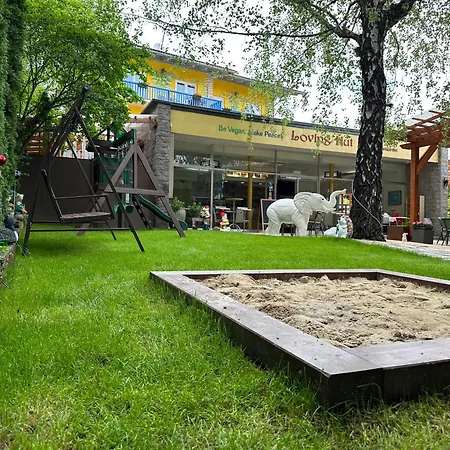 Loving Hut & Vegan Restaurant 3*