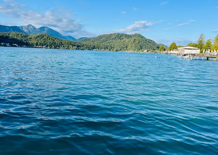 Loving Hut & Restaurant Guest house