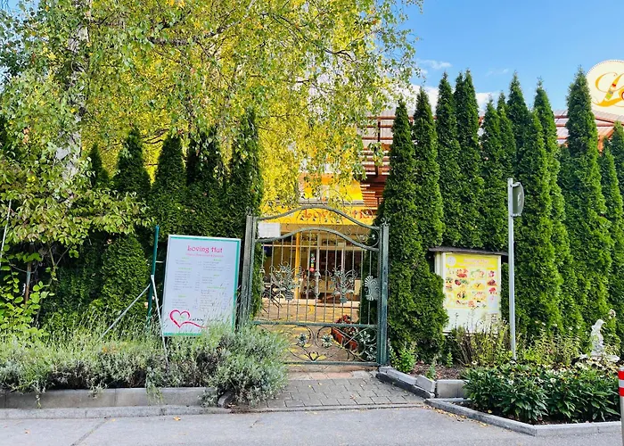 Loving Hut & Restaurant Guest house