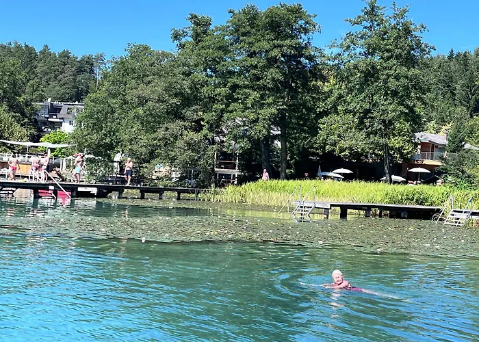 Loving Hut & Restaurant Guest house