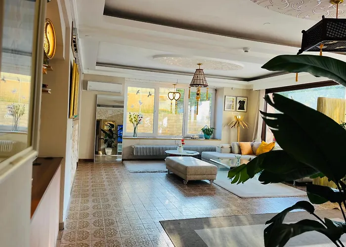 Loving Hut & Restaurant Guest house